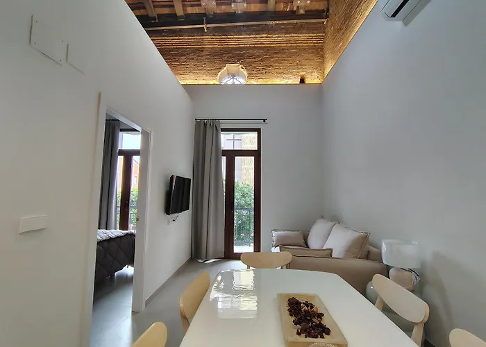 Mandarina Suites - Unique Apartments In Valencia